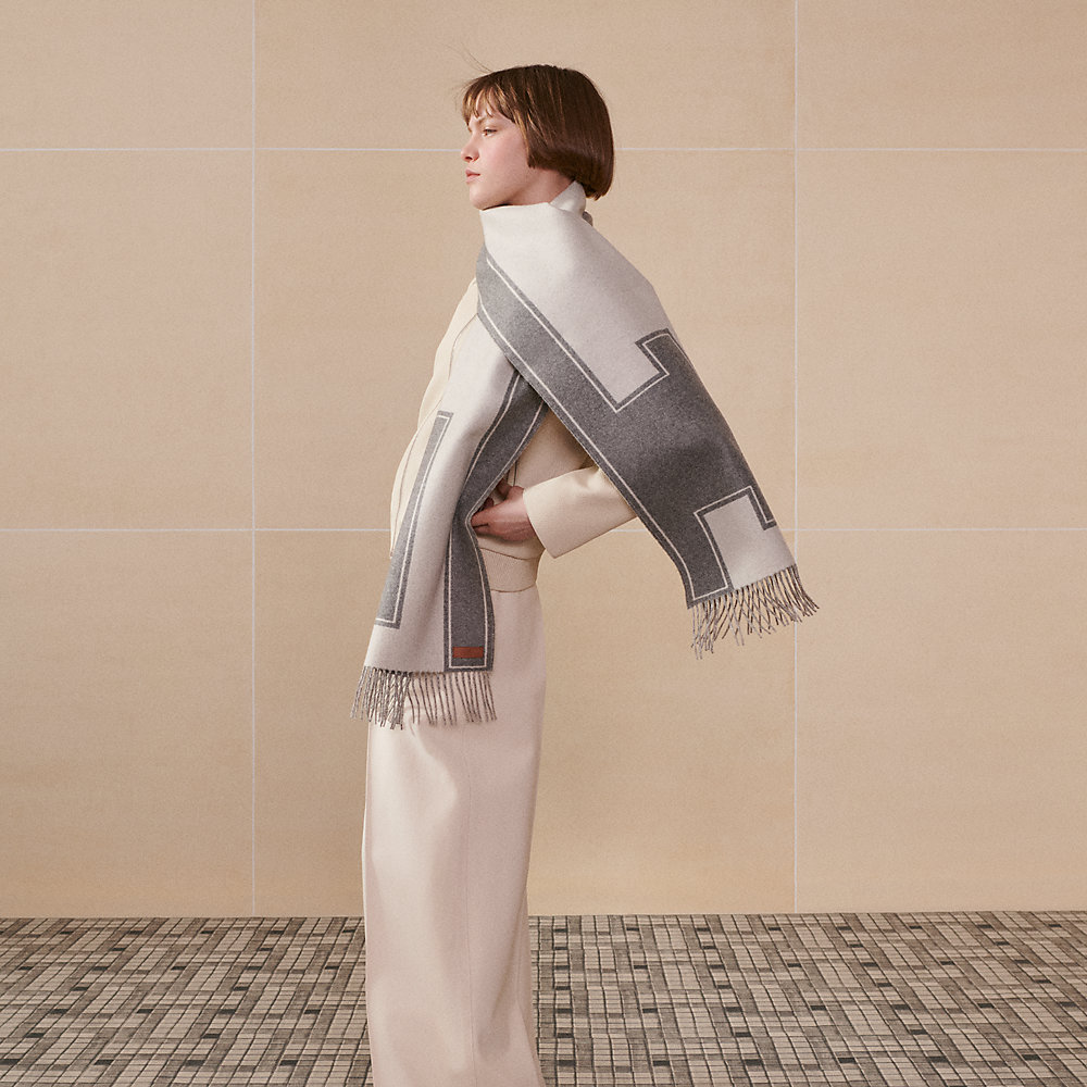 Cachecol Casaque Clefs de H - Cinza | Hermès Brasil